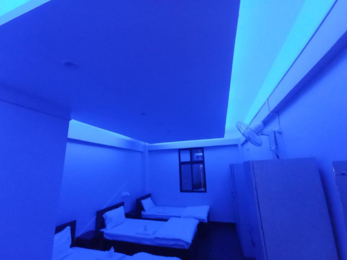 Oyo Thangal Hotel Imphal Exteriör bild